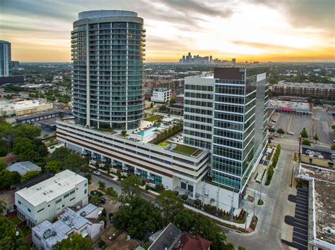 We offer live video, self-guided, and team member tour options. . Apartamentos en houston